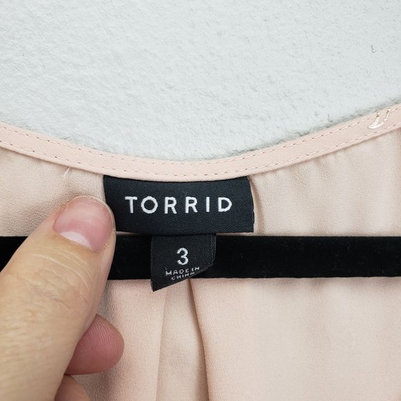 Torrid Women's Size 3 Hearts Moon And Stars Sleeveless Top Blush Pink And Gold - Picture 3 of 10